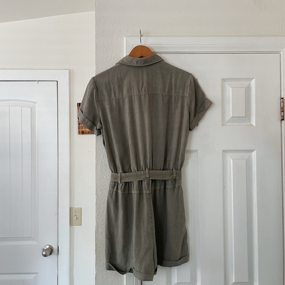 100% linen Bella Dahl Utility Rolled Hem Tencel Romper Size Small Casual Olive - Picture 5 of 6